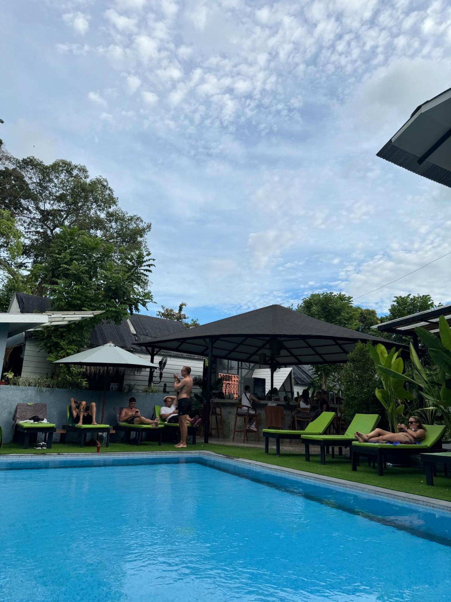 The Jungle Hostel Canggu מראה חיצוני תמונה
