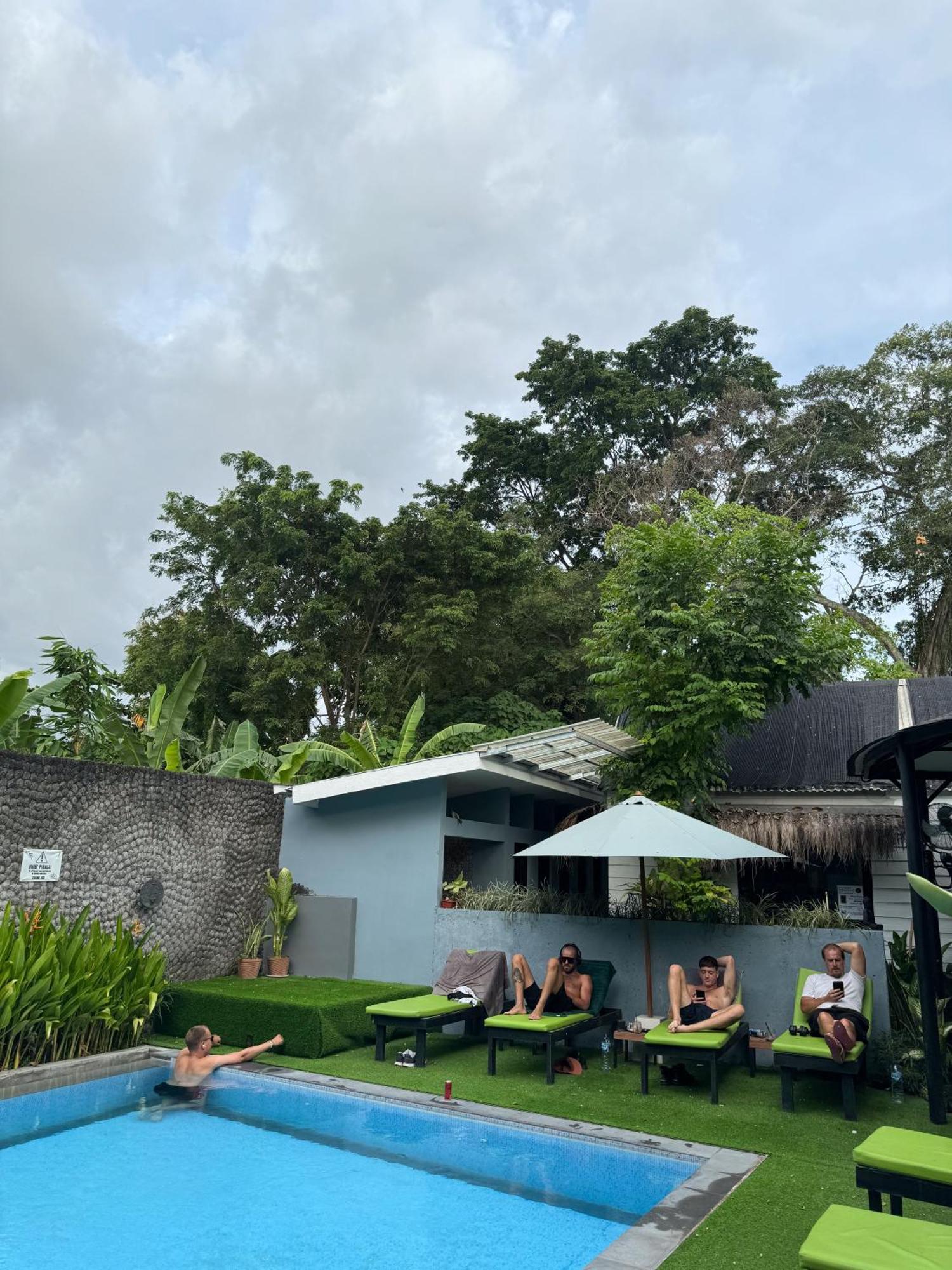 The Jungle Hostel Canggu מראה חיצוני תמונה